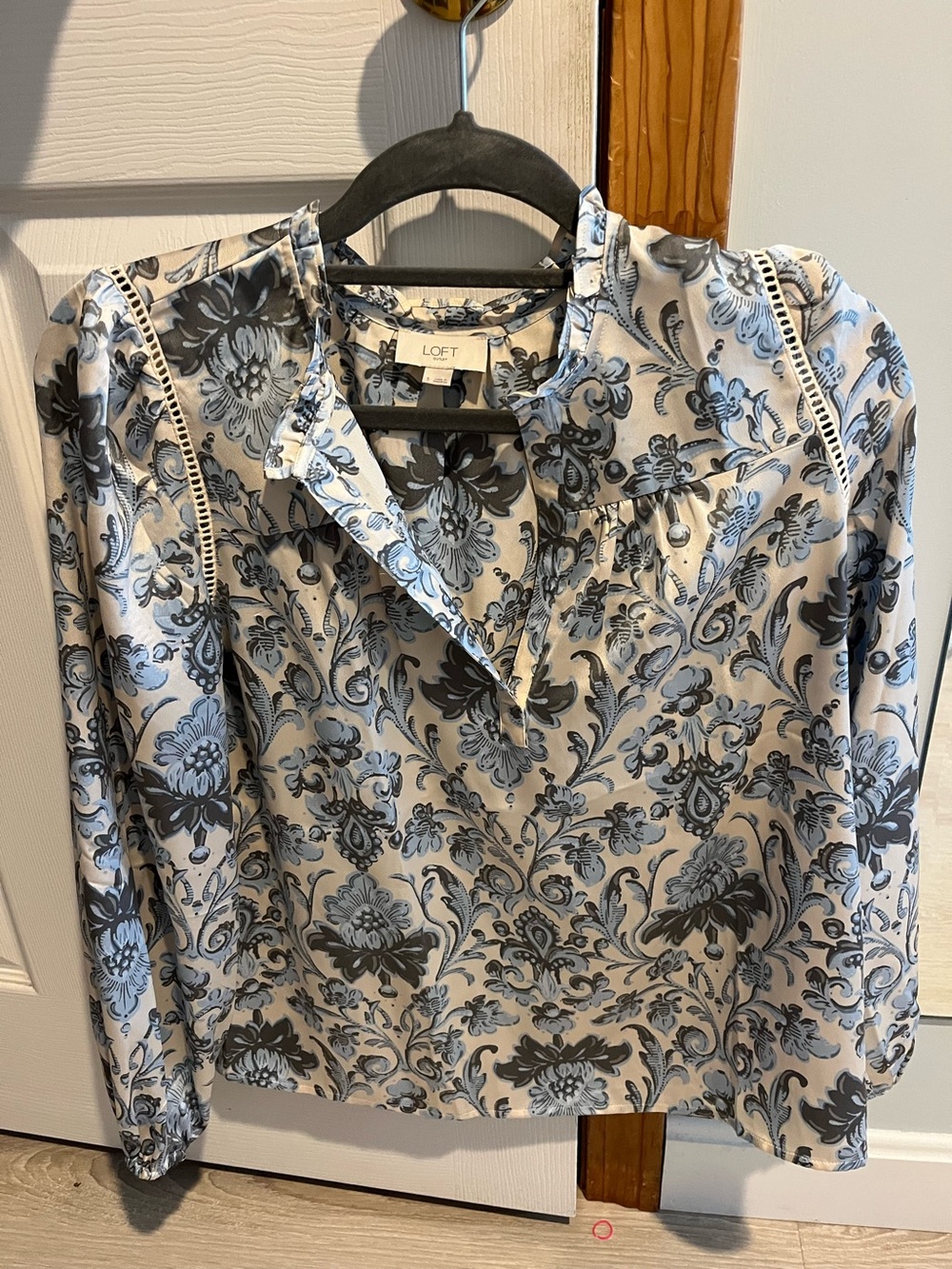 LOFT Light Blue and Gray Floral V-Neck Popover Blouse
